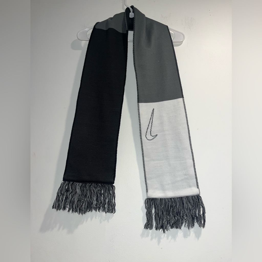 Nike Colorblock Fringe Scarf